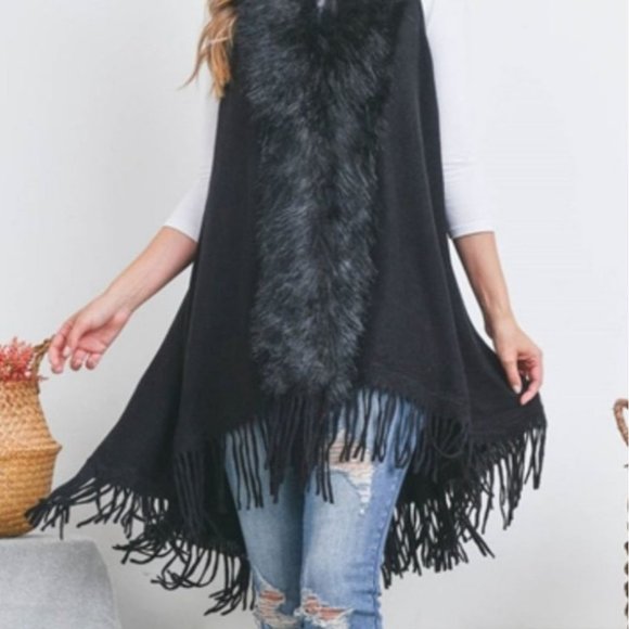 Knit Sweater Vest / Shawl /Cover up with faux fur - Picture 3 of 7